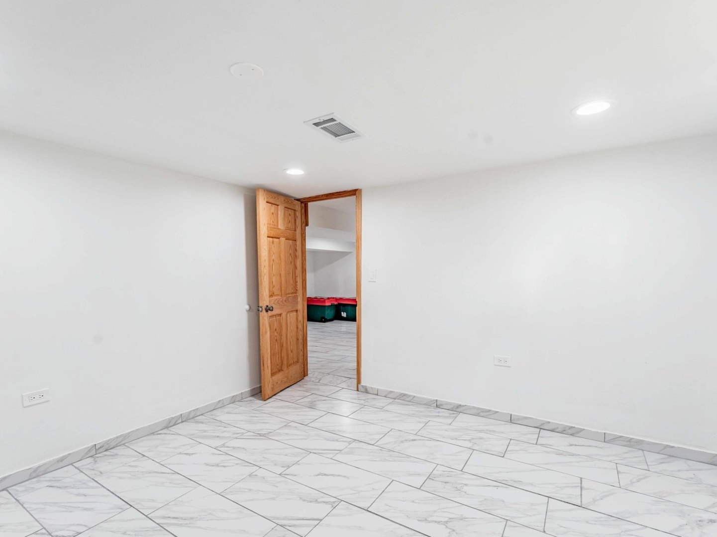 9327 S Avers Avenue Property Photo 21