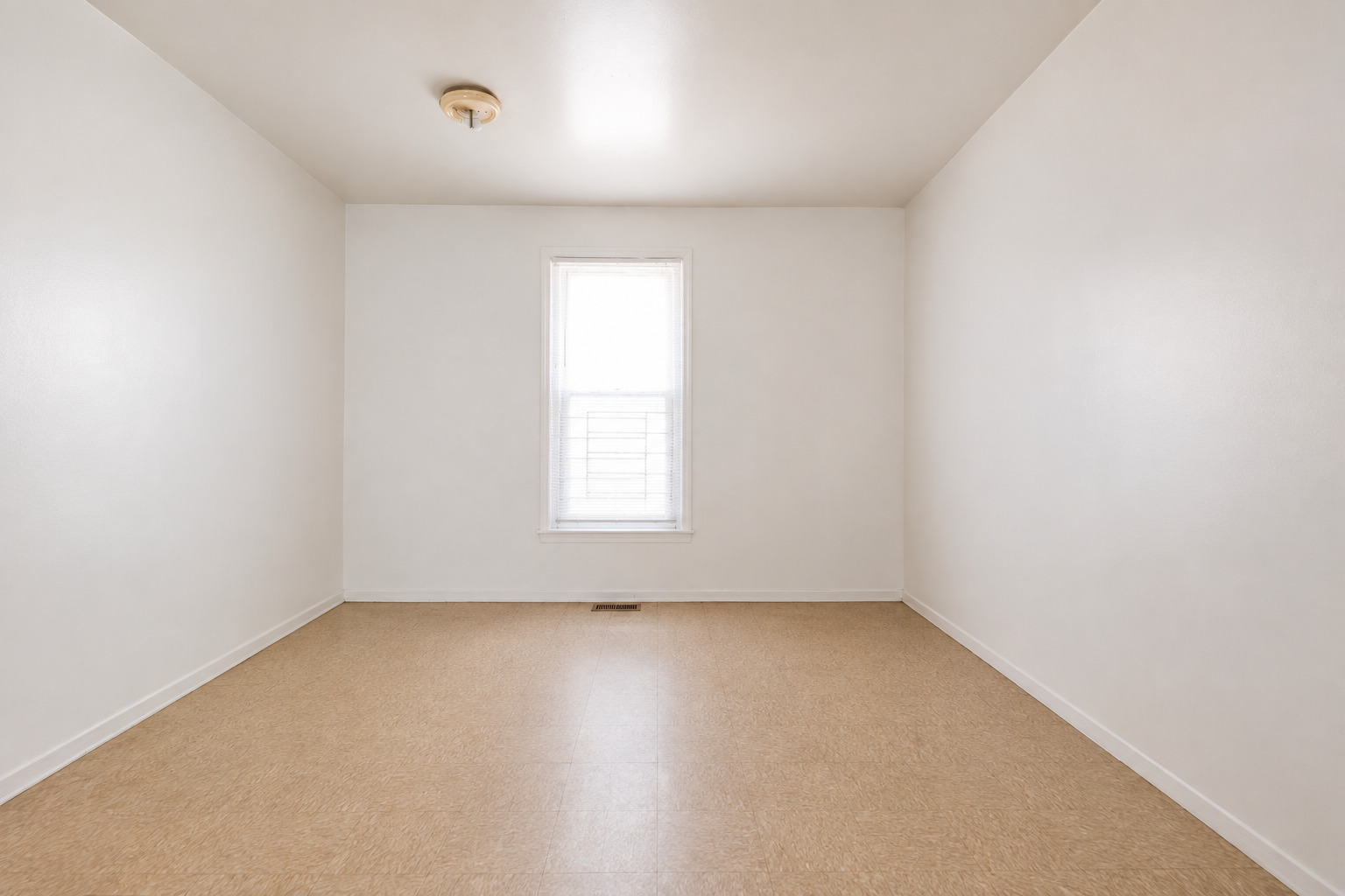 7151 S Carpenter Street Property Photo 3