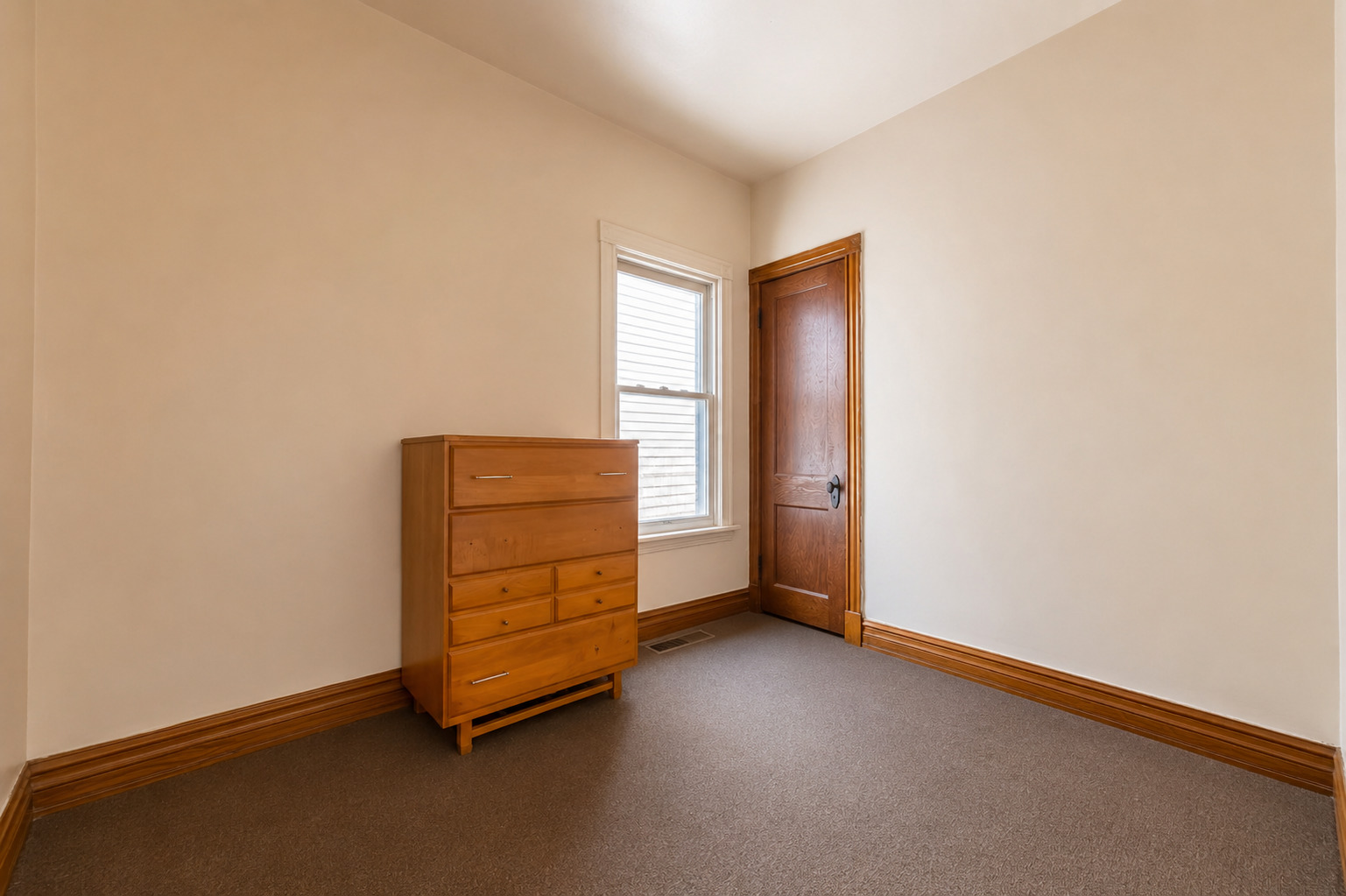 7151 S Carpenter Street Property Photo 7