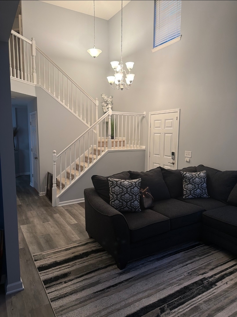 607 Searl Street Property Photo 5