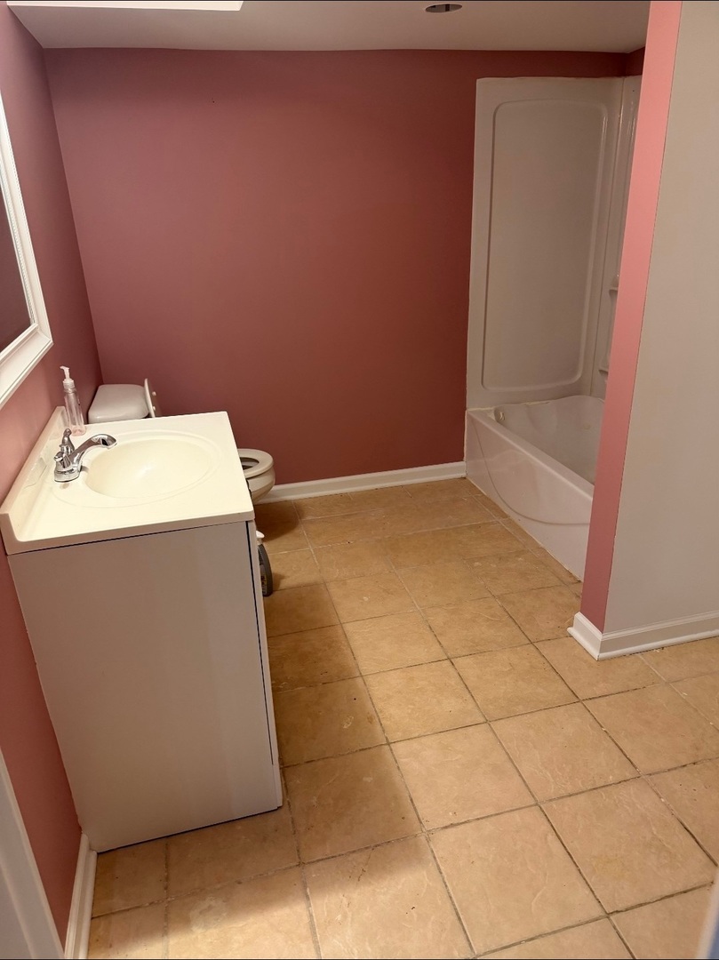 607 Searl Street Property Photo 23