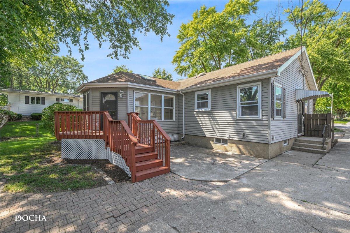 312 Oak Street Property Photo 4