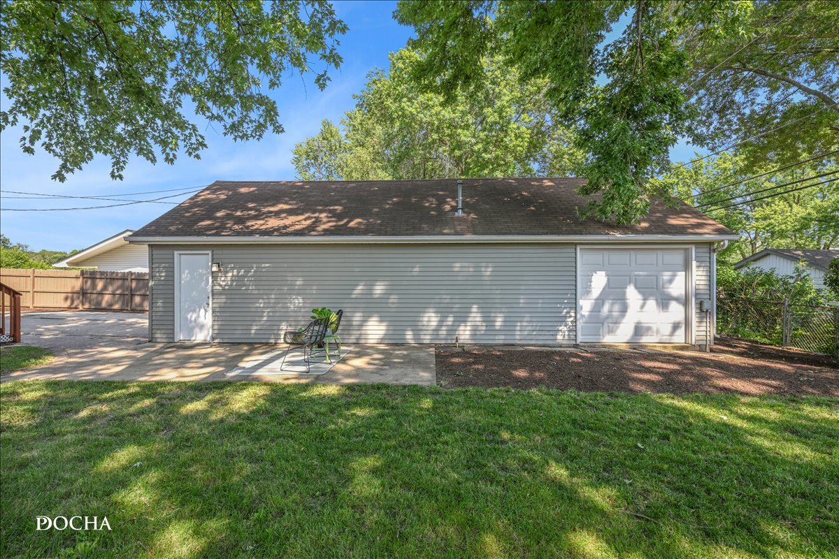 312 Oak Street Property Photo 10