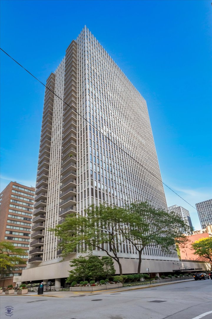200 E Delaware Place 5A