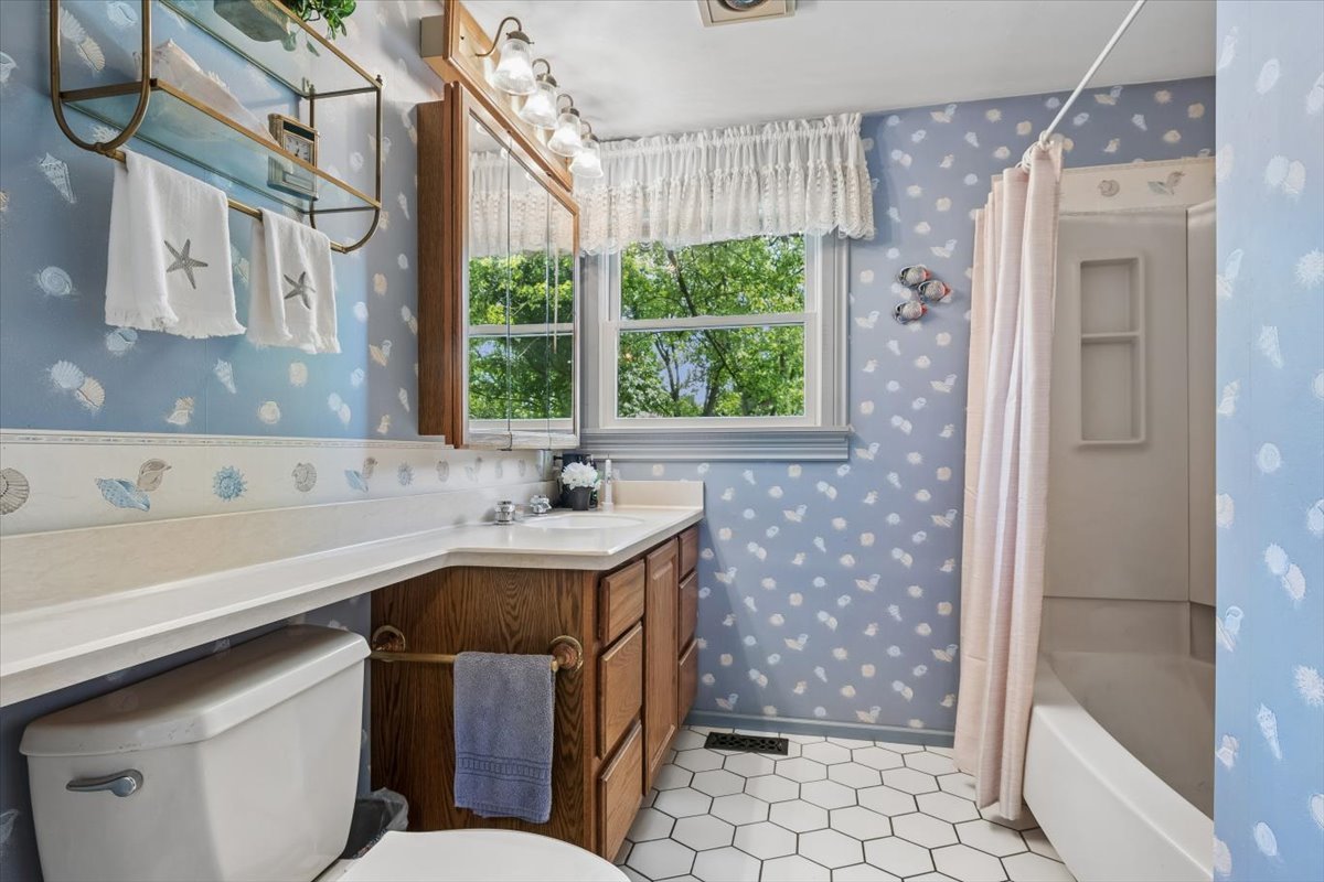 608 Norwood Lane Property Photo 11