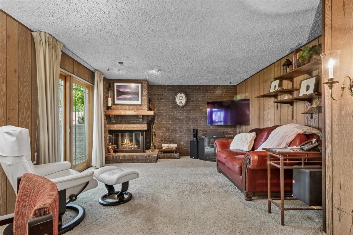 608 Norwood Lane Property Photo 14