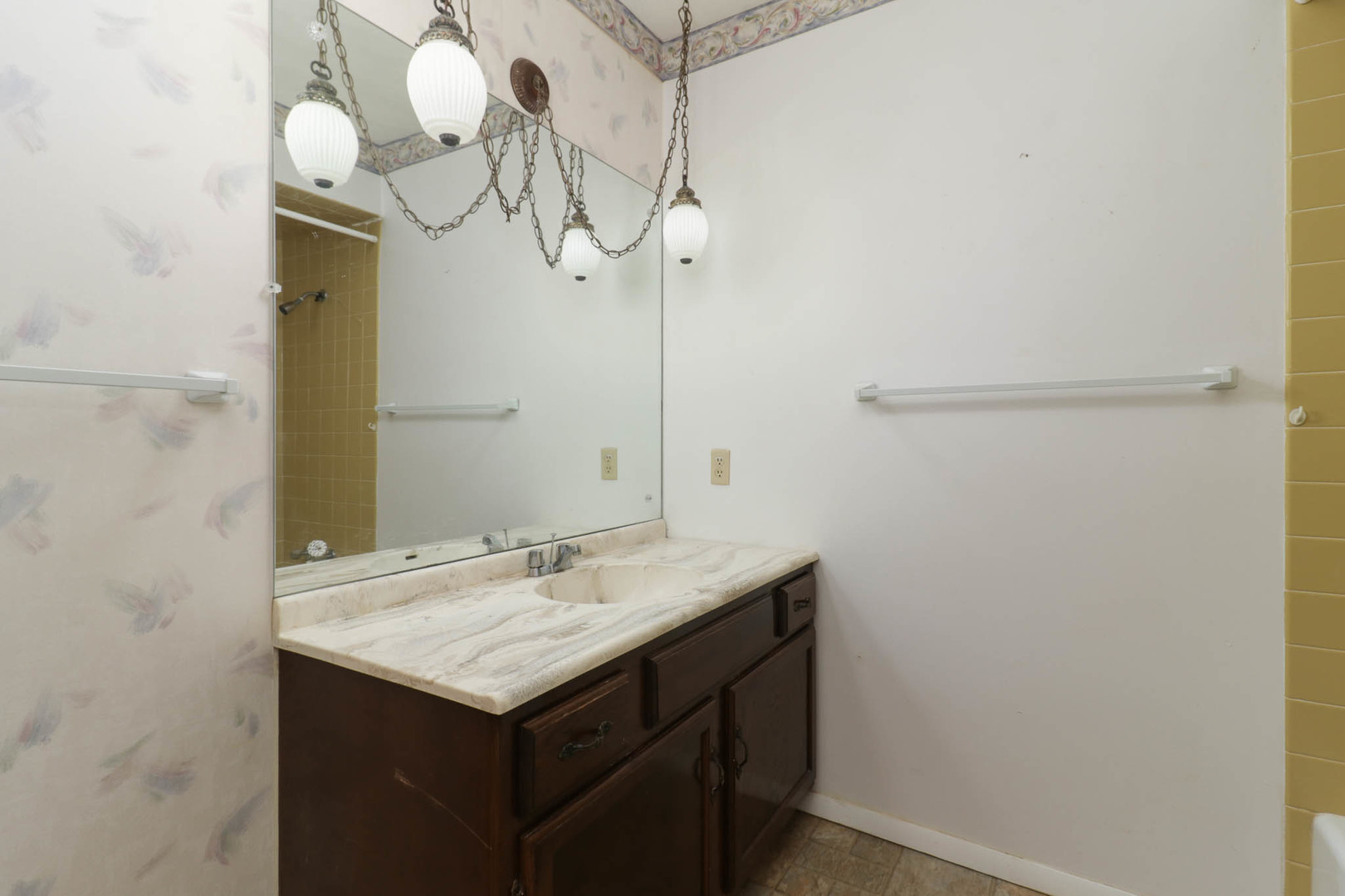 1113 Andover Street Property Photo 24