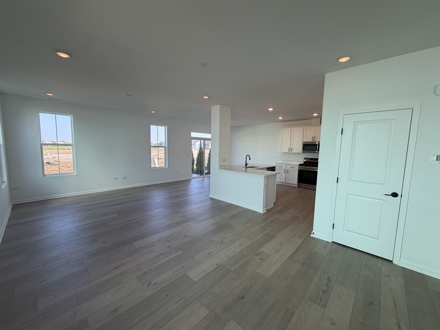 15451 W Amelia Circle Property Photo 3