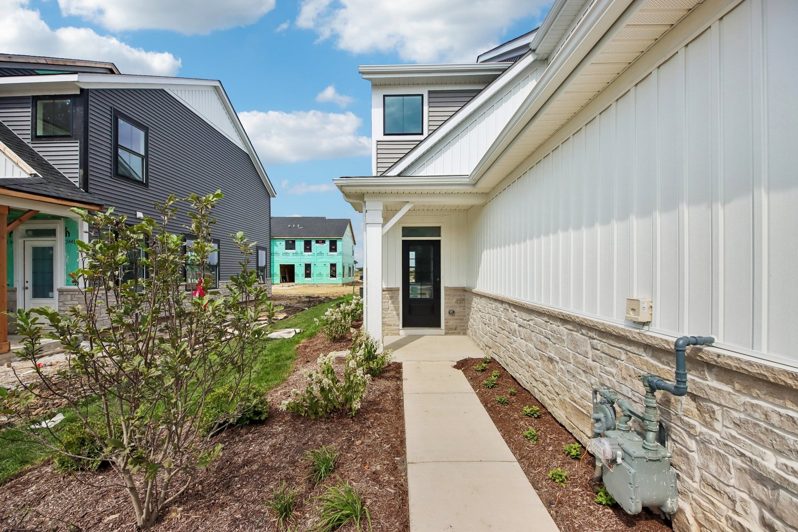 15451 W Amelia Circle Property Photo 4