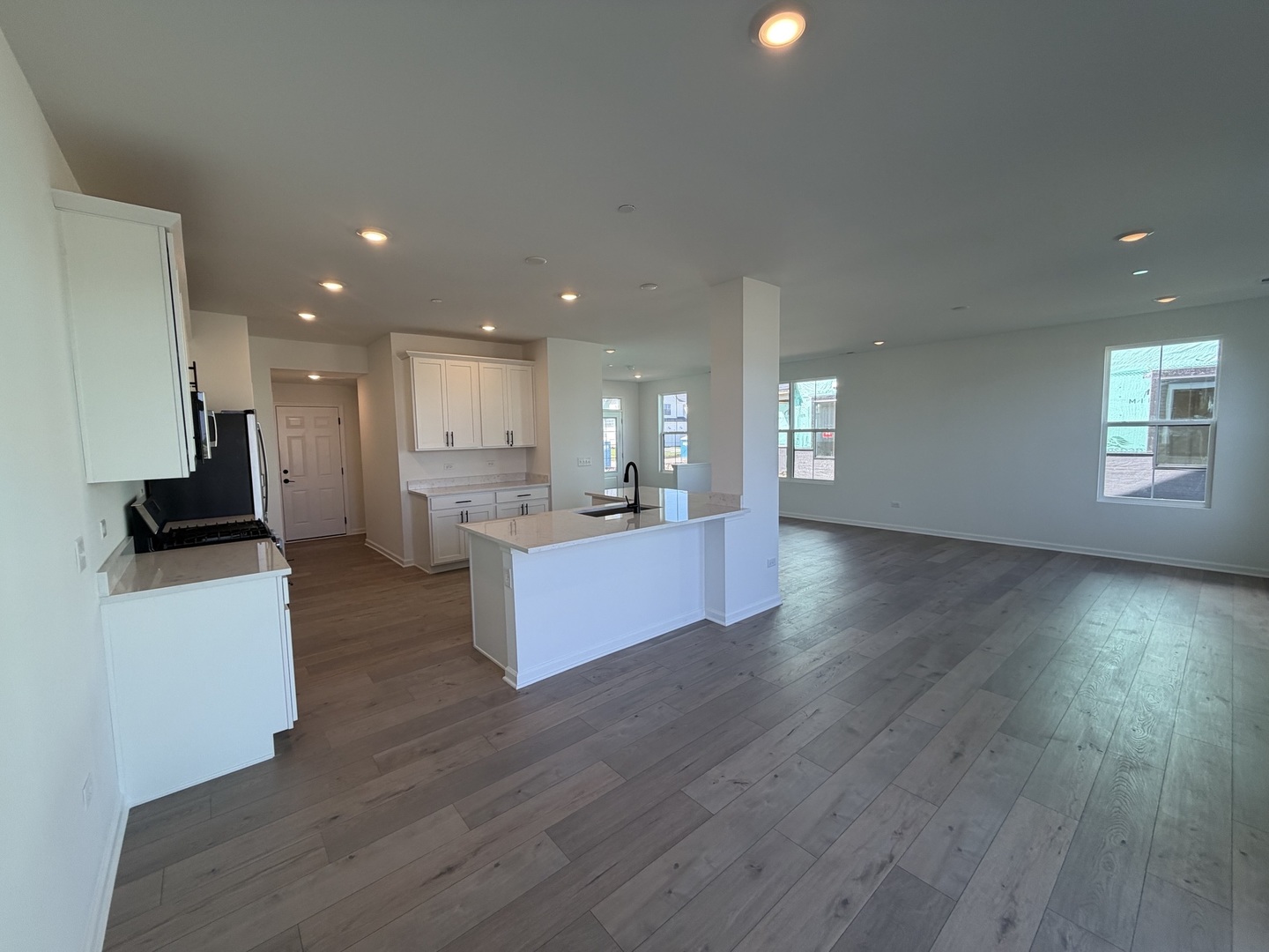 15451 W Amelia Circle Property Photo 5