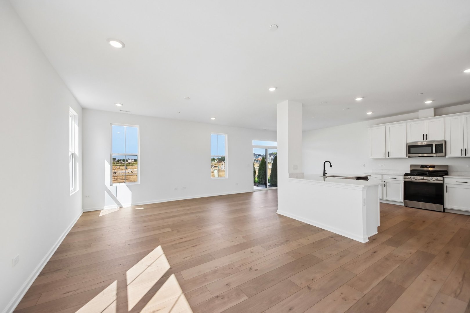 15451 W Amelia Circle Property Photo 8