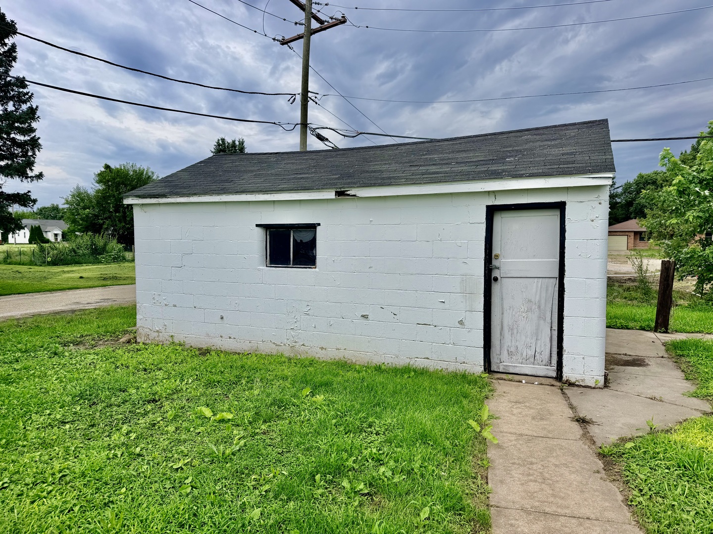 800 E 12th Street Property Photo 16