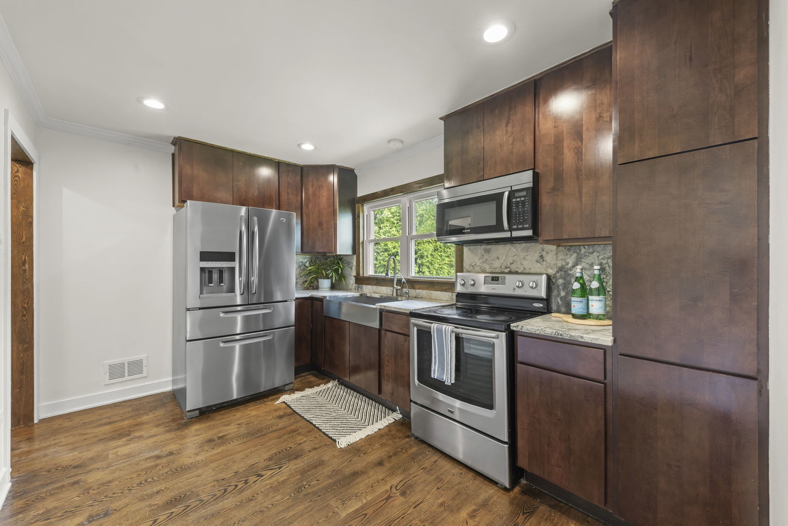 2n180 Mildred Avenue Property Photo 4