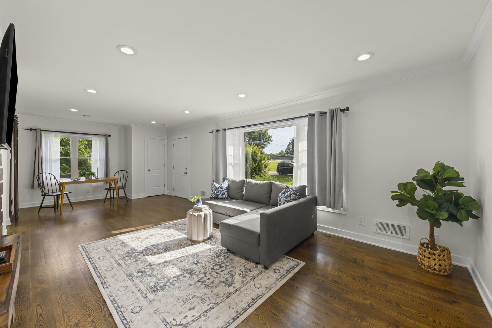 2n180 Mildred Avenue Property Photo 8