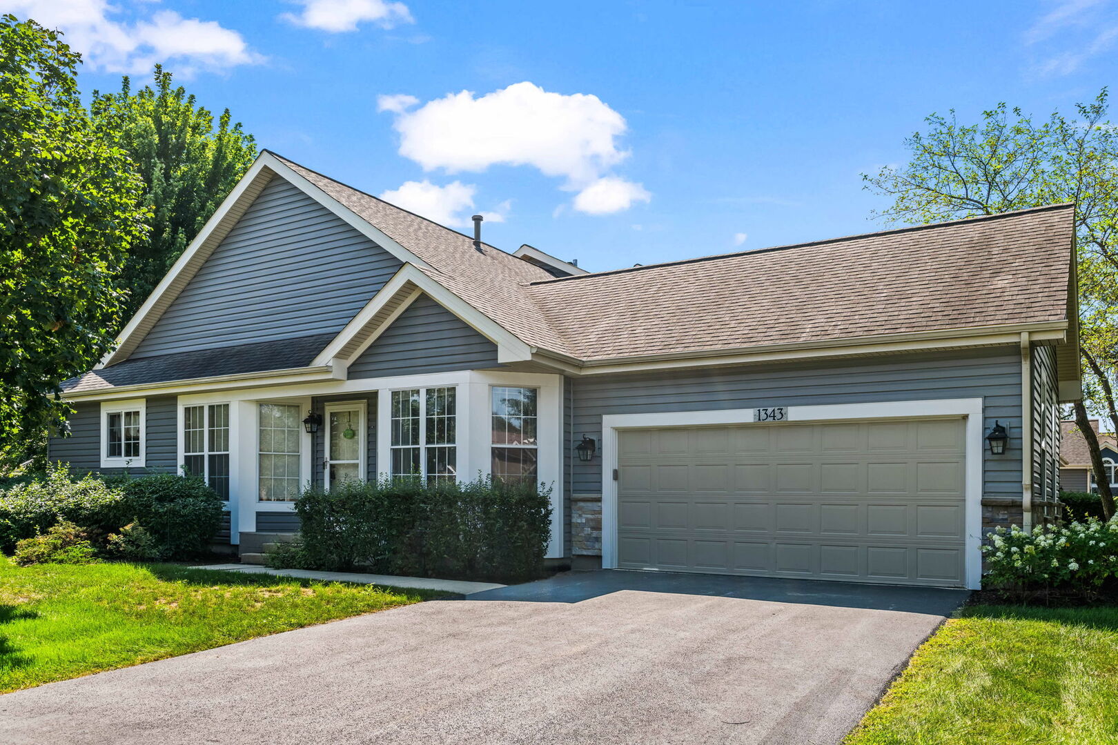 1343 Ridgefield Circle Property Photo 1