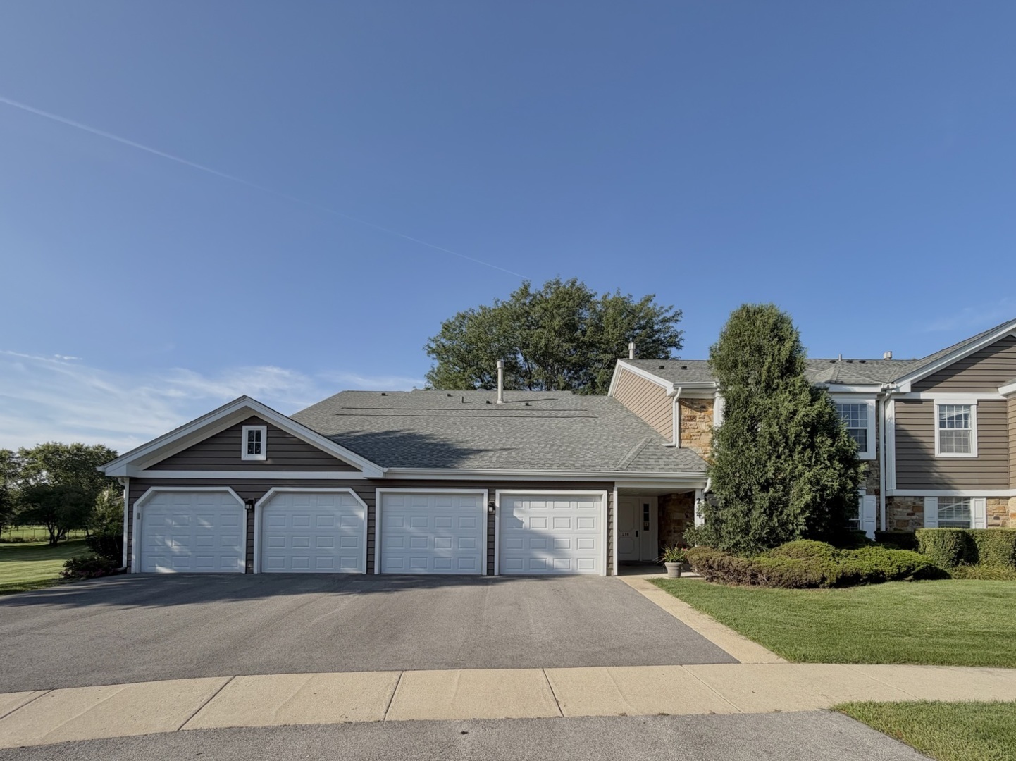 214 Maplebrook Court X1 Property Photo 1