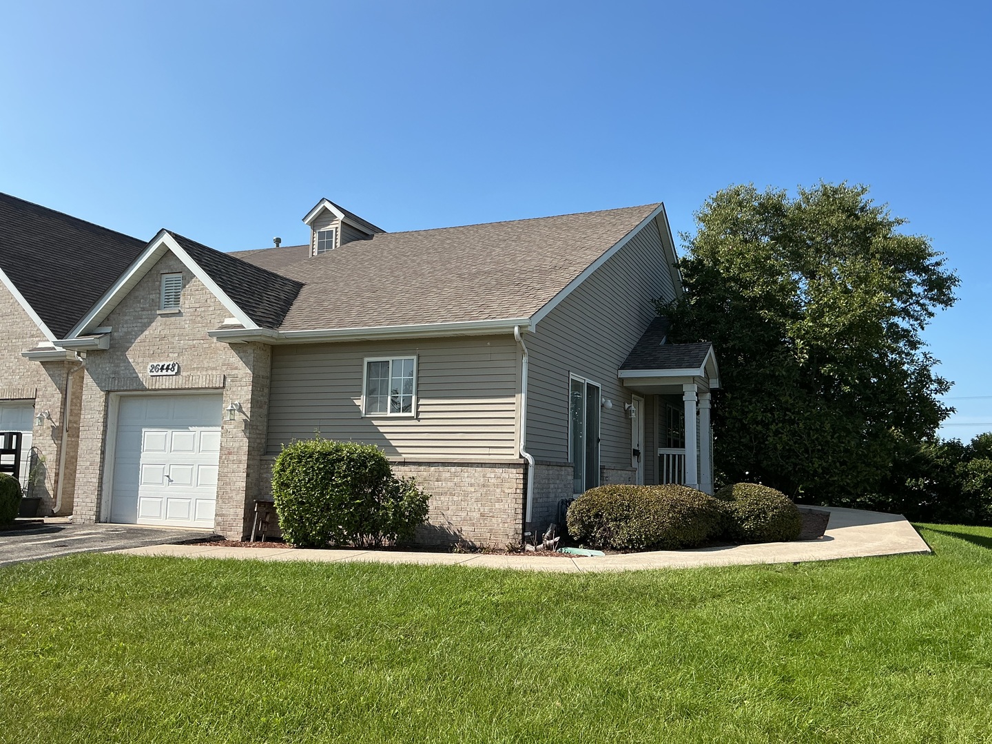 26448 W Fox Trail Property Photo 1
