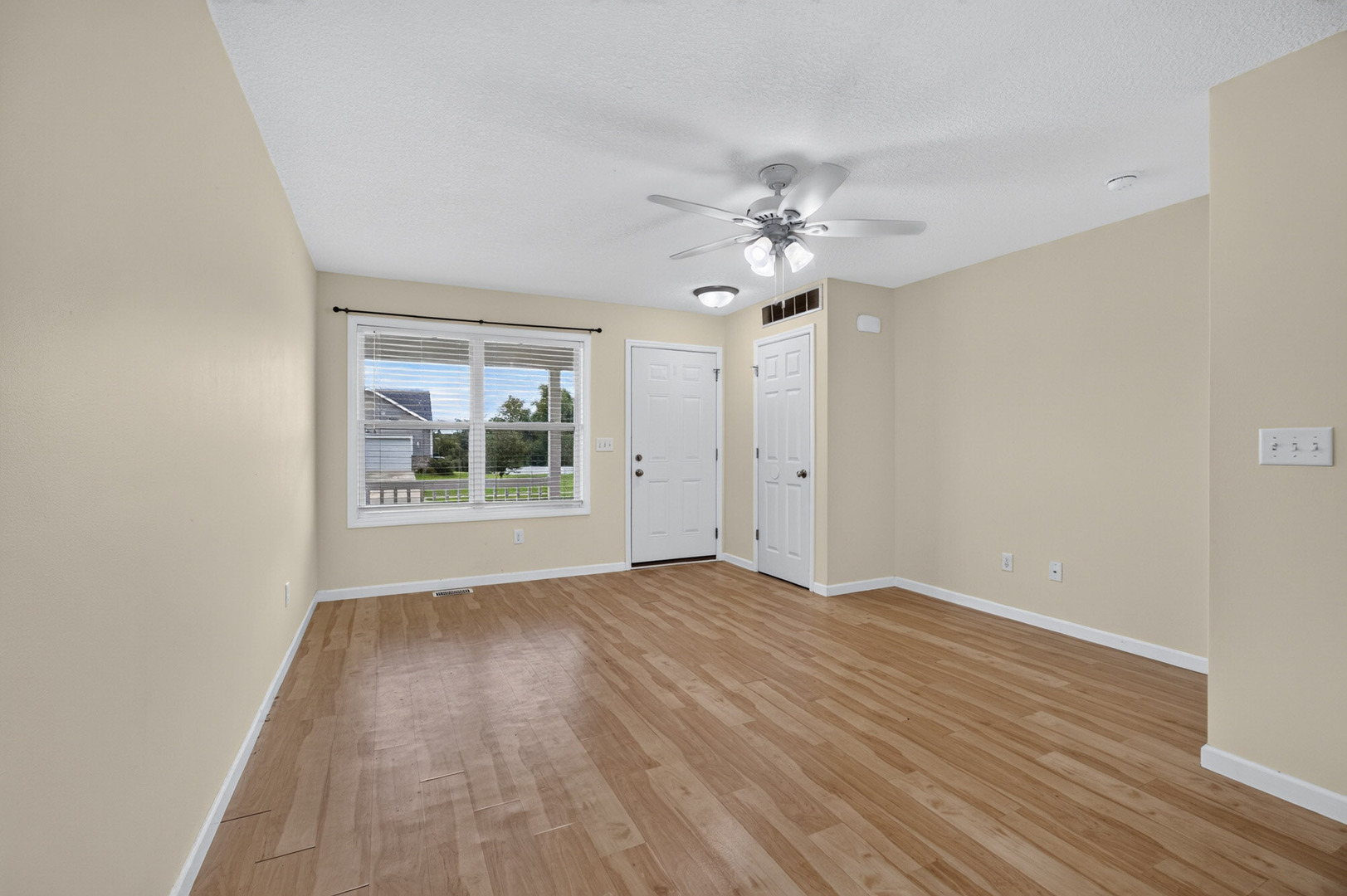 602 Prairie Meadow Drive Property Photo 3