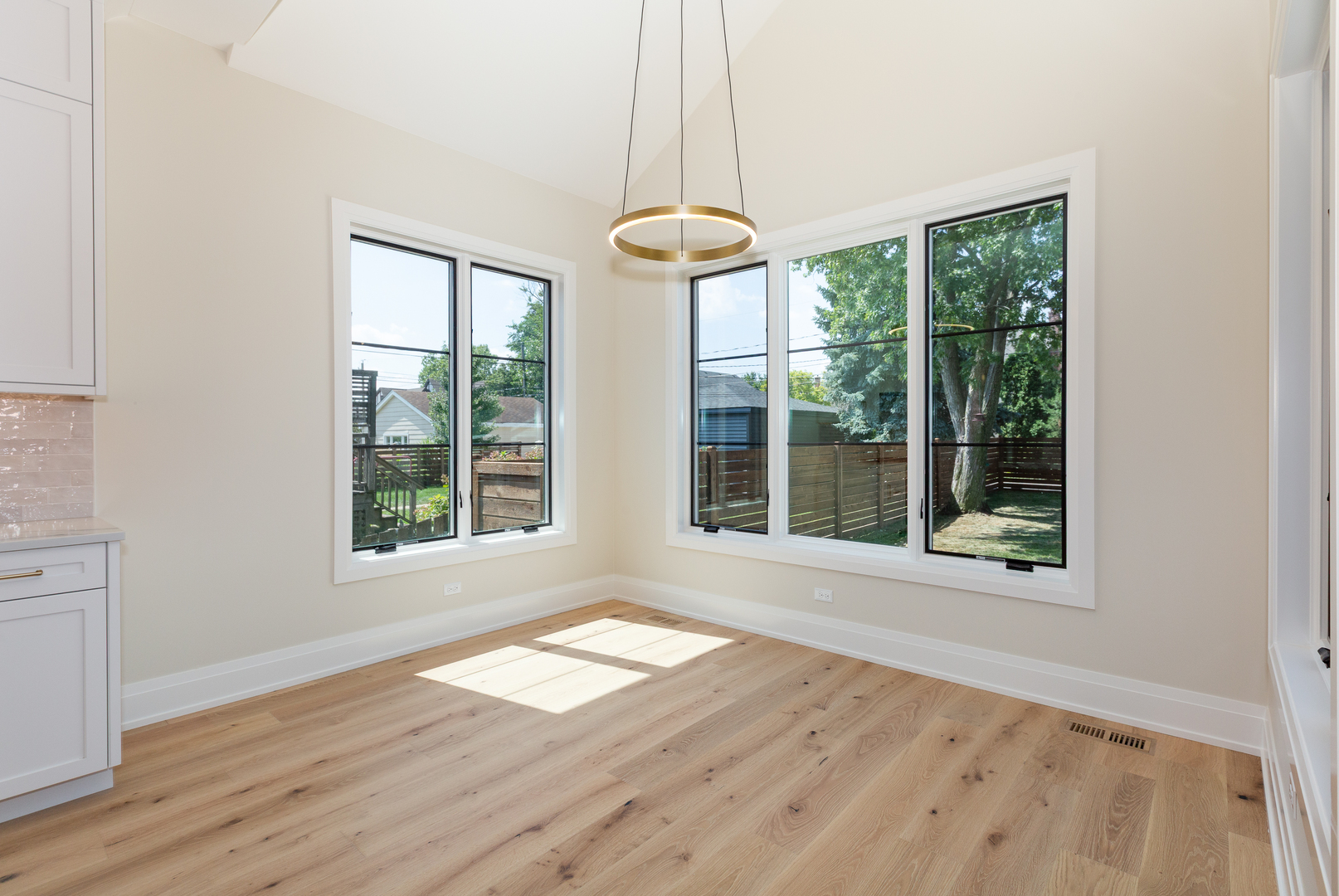 234 N Evergreen Avenue Property Photo 18