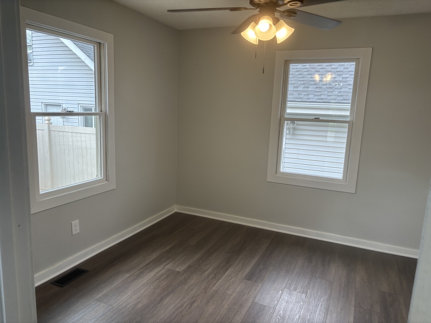 527 E 17th Street Property Photo 12