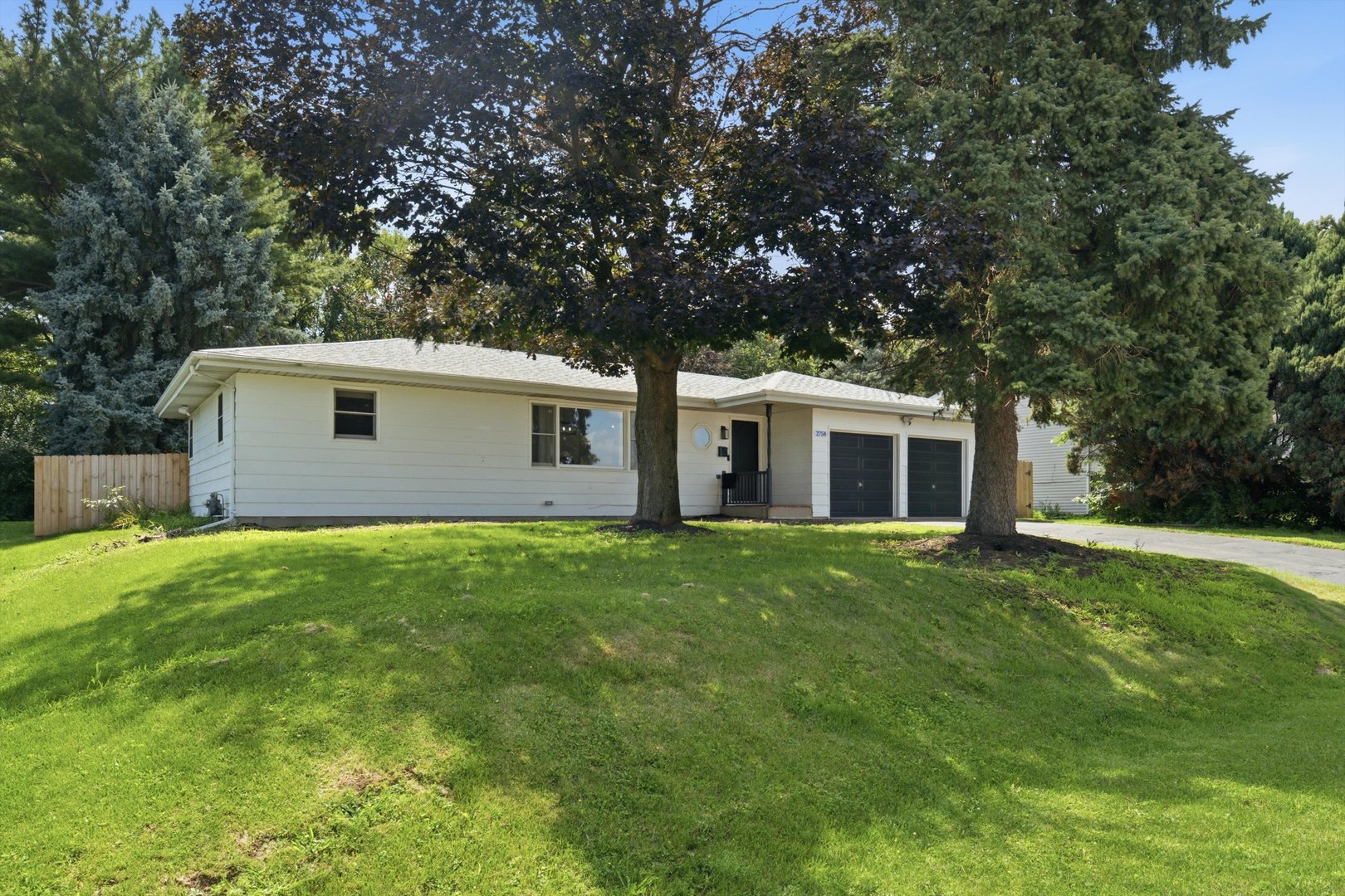 2758 Lancaster Drive Property Photo 3