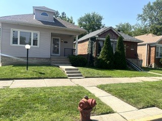 10228 S Carpenter Street Property Photo 3