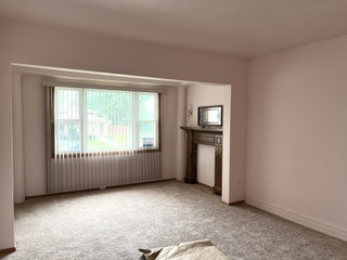 10228 S Carpenter Street Property Photo 5