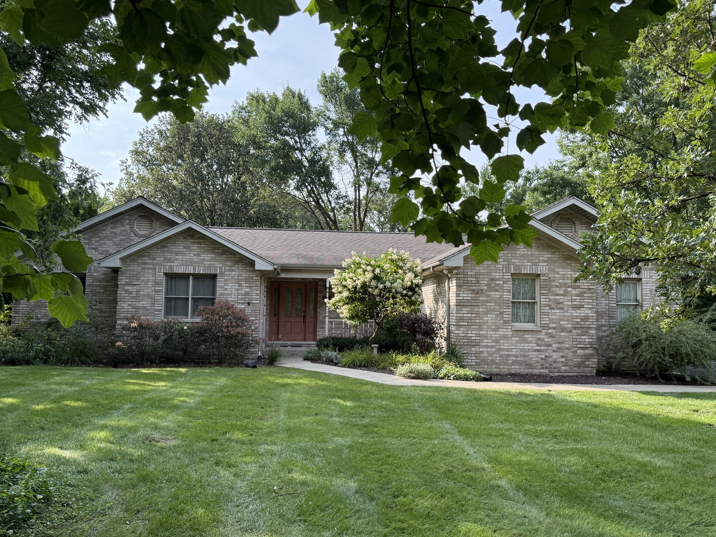 3940 Gloucester Drive Property Photo 1
