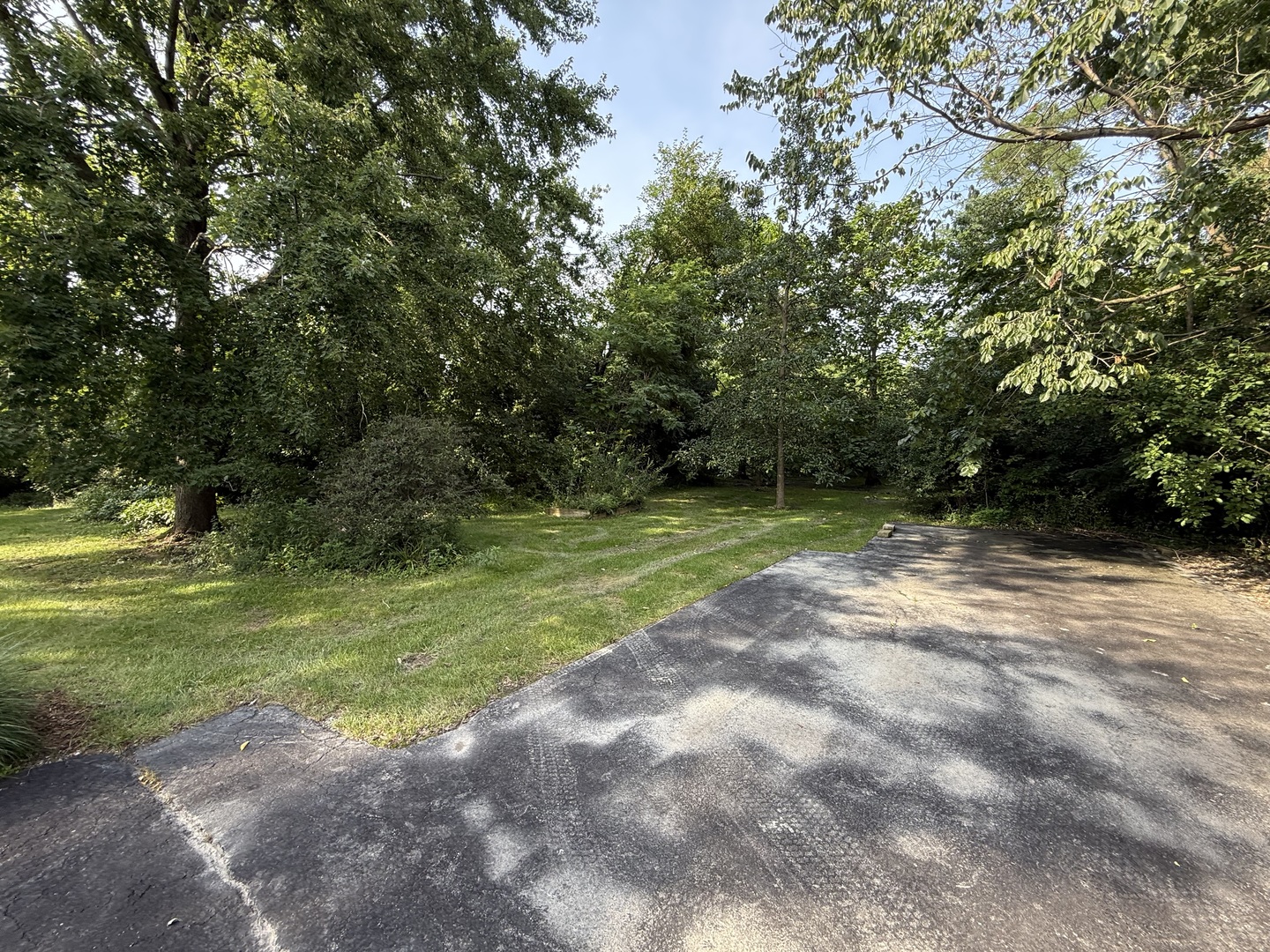 3940 Gloucester Drive Property Photo 4