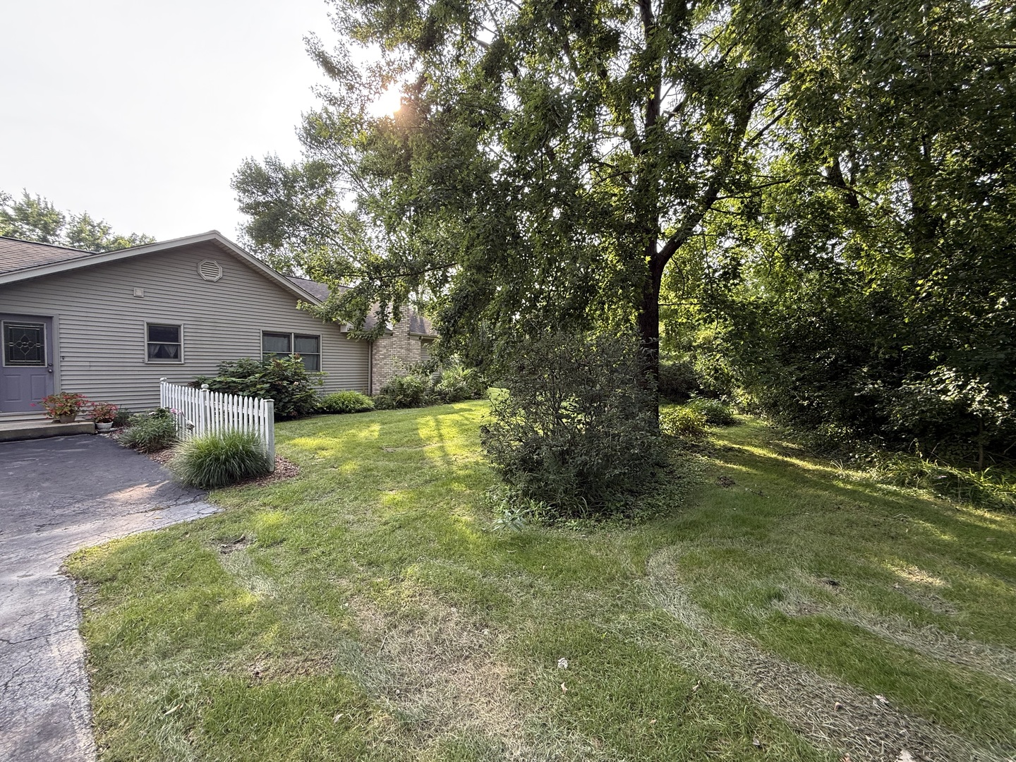 3940 Gloucester Drive Property Photo 5