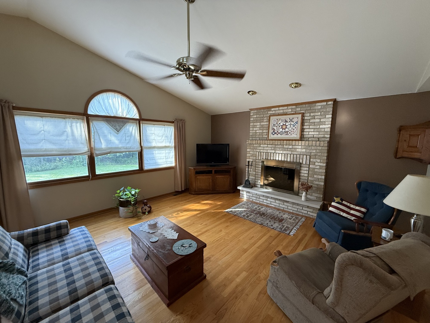 3940 Gloucester Drive Property Photo 9