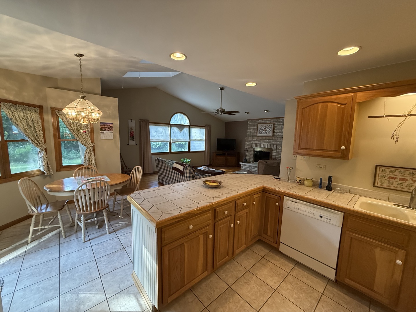 3940 Gloucester Drive Property Photo 11