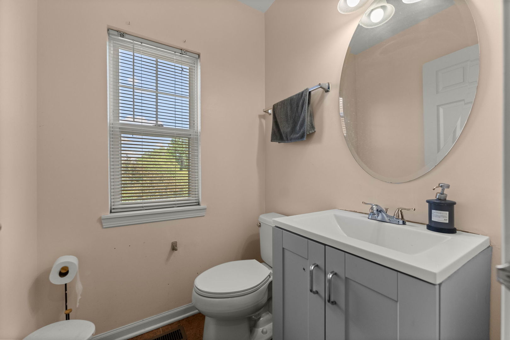 337 N Commerce Street Property Photo 17