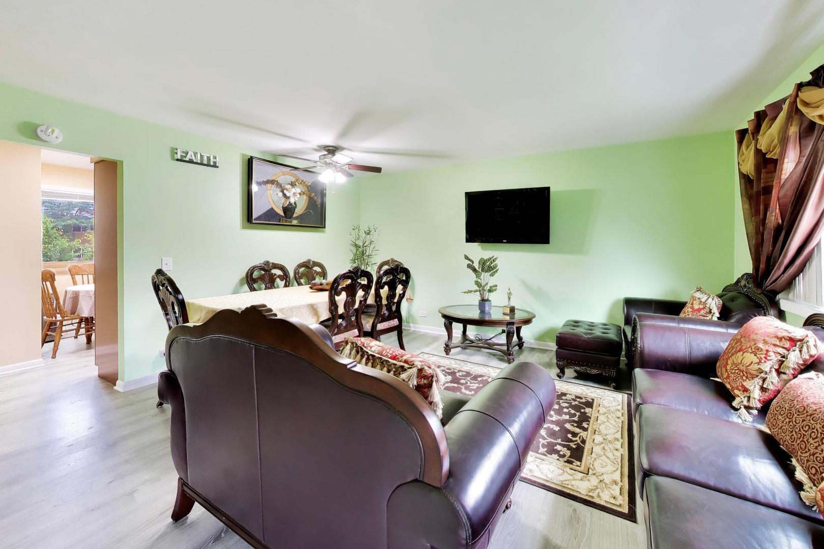 8647 Gregory Lane Property Photo 3