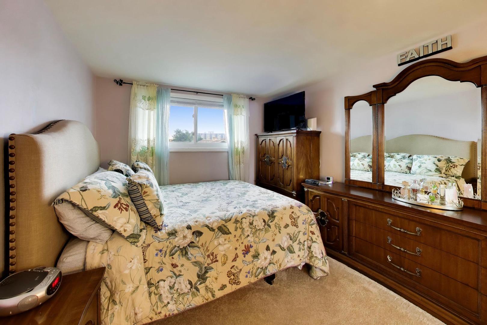 8647 Gregory Lane Property Photo 11