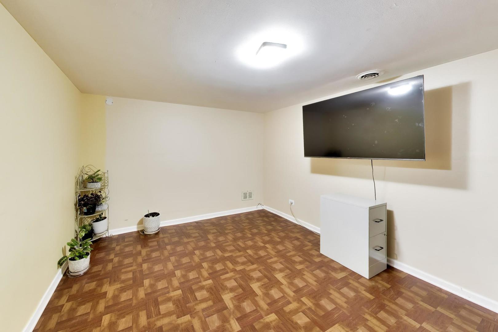 8647 Gregory Lane Property Photo 17
