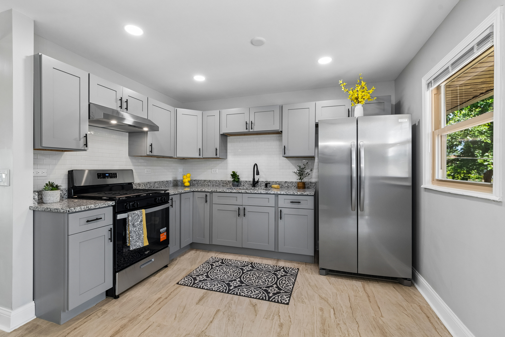 291 Clyde Avenue Property Photo 8