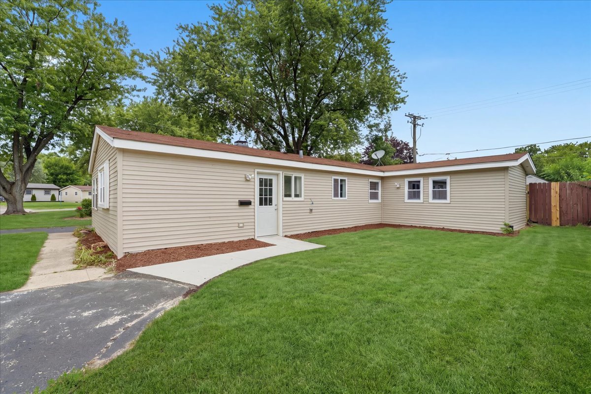 693 Minerva Avenue Property Photo 2