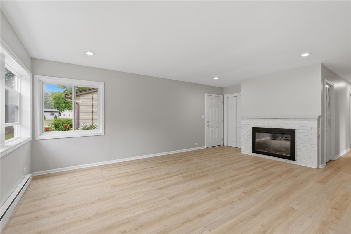 693 Minerva Avenue Property Photo 9