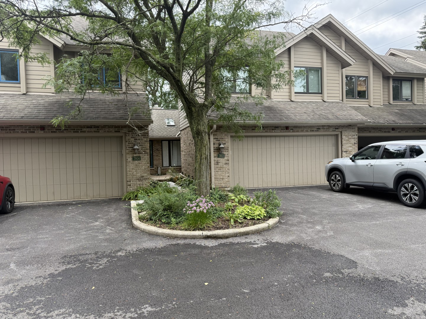 7912 S Garfield Avenue Property Photo 1