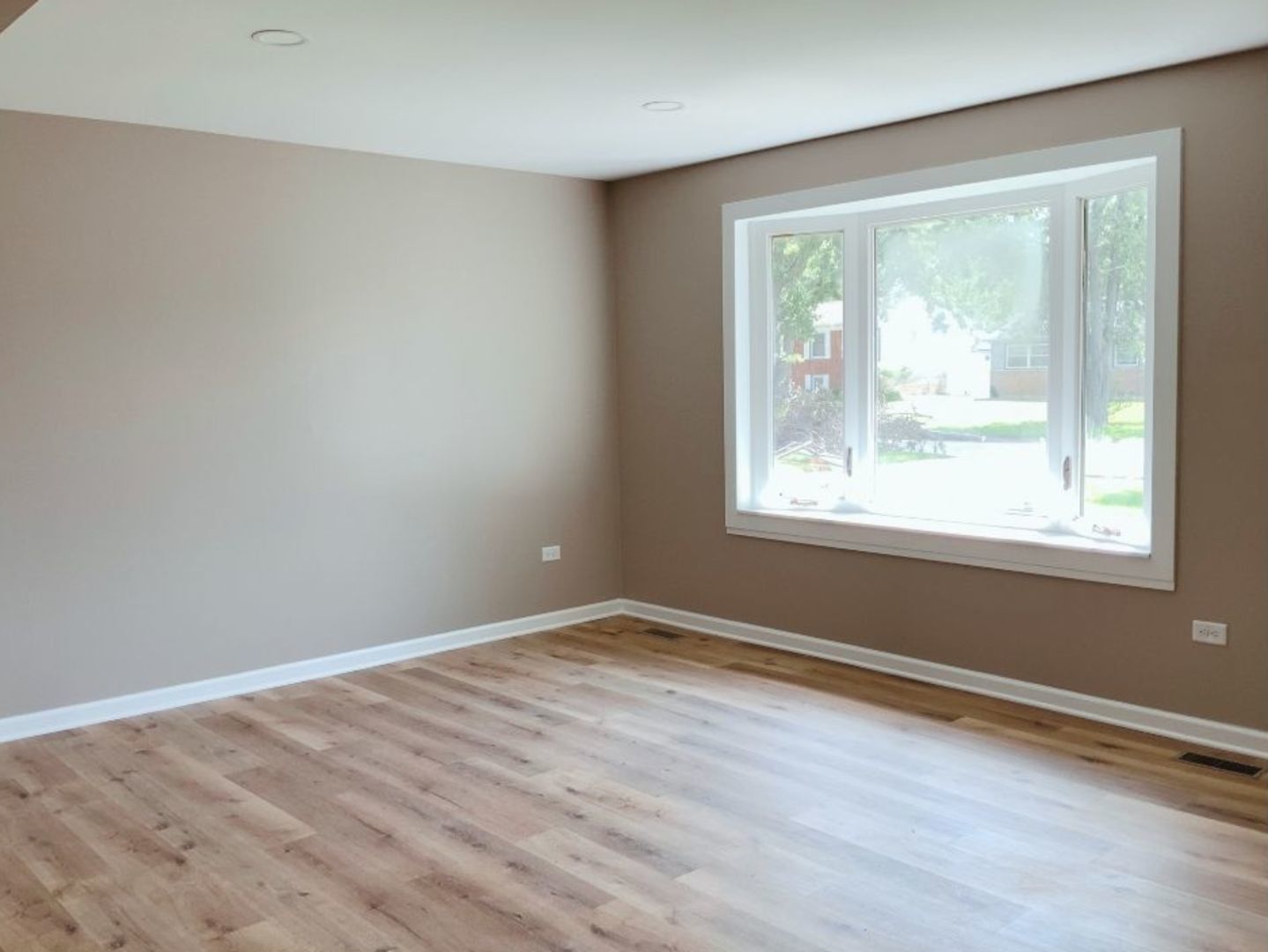 536 Irving Place Property Photo 5