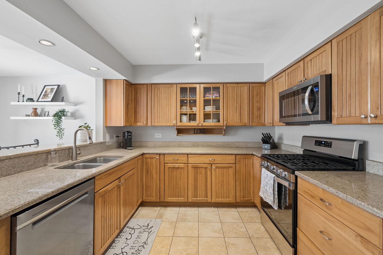 14735 Highland Avenue Property Photo 7