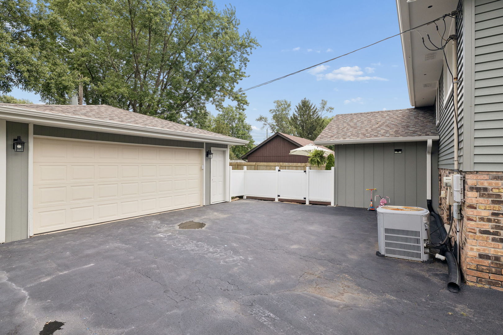 14735 Highland Avenue Property Photo 26