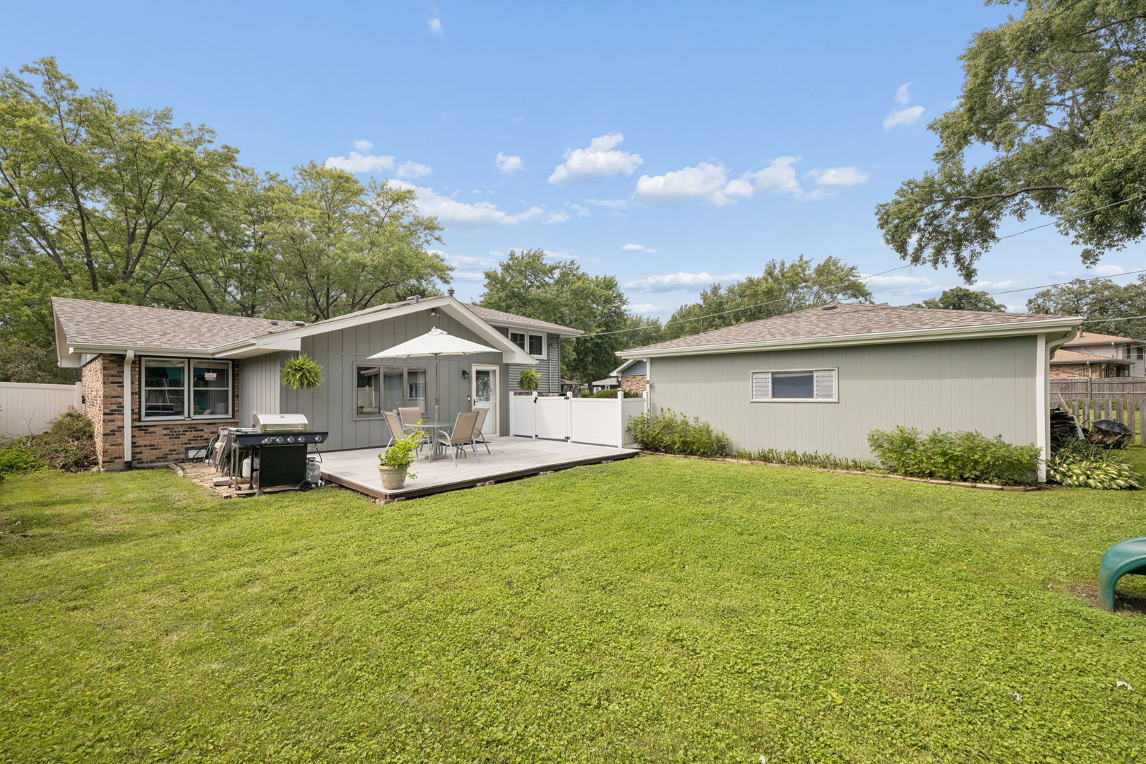 14735 Highland Avenue Property Photo 29