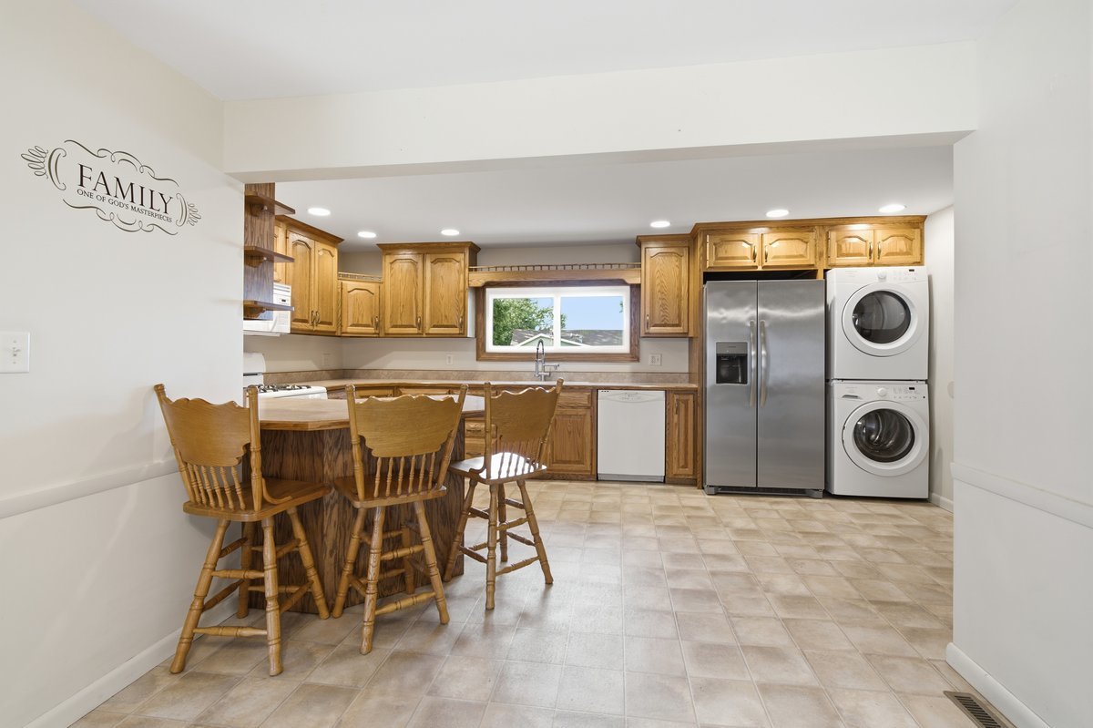 100 E Lincoln Drive Property Photo 10