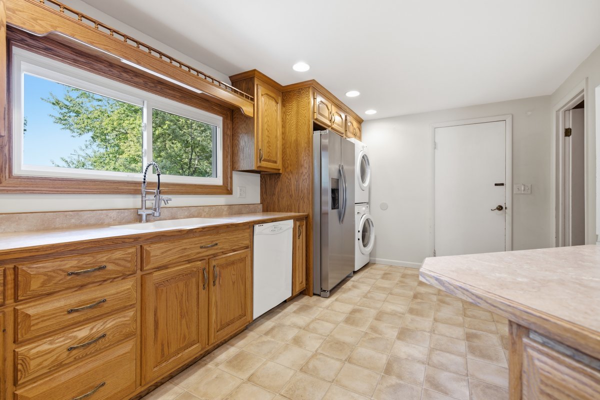 100 E Lincoln Drive Property Photo 15