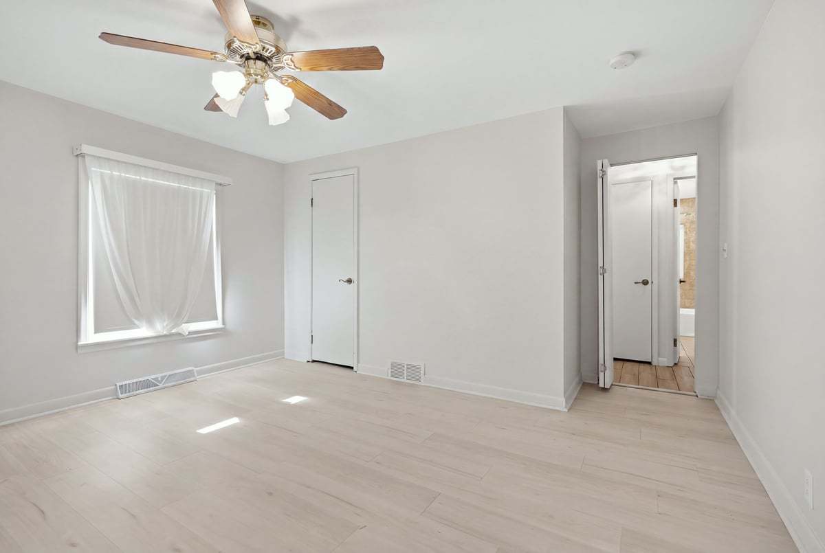 100 E Lincoln Drive Property Photo 25