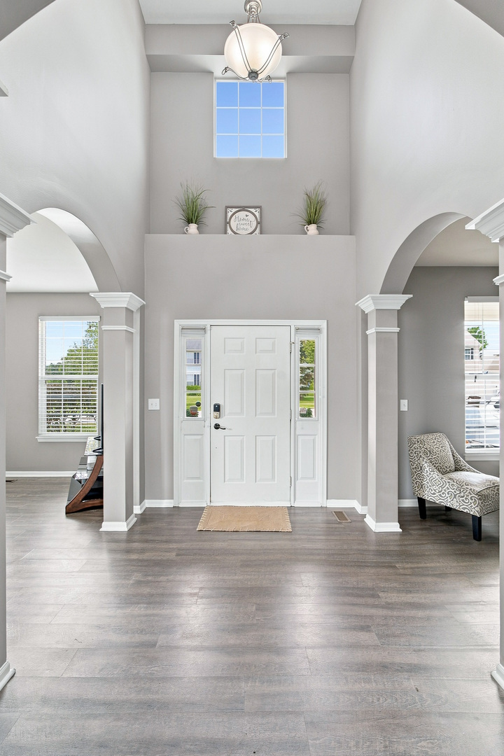 6523 Midleton Lane Property Photo 4