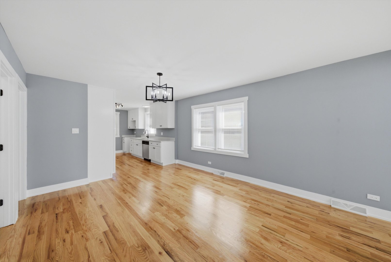 334 W 101st Place Property Photo 5