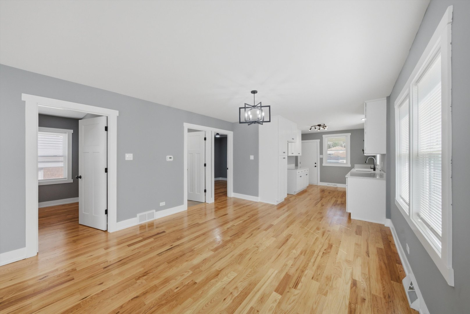 334 W 101st Place Property Photo 8